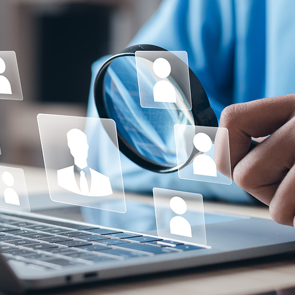 素行調查服務，調查員秘密跟蹤並蒐集目標行為的真實證據